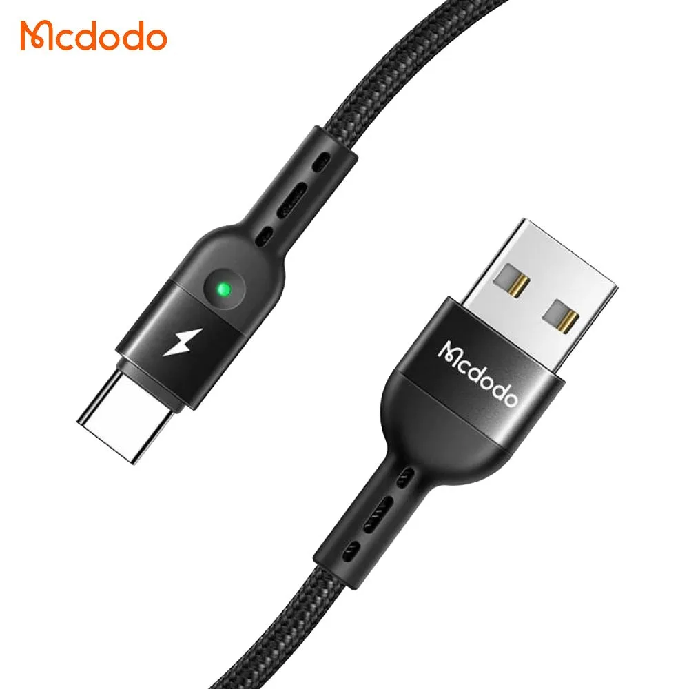 Câble Data USB vers USB-C Mcdodo (avec LED) 1.8m Noir — vue 2